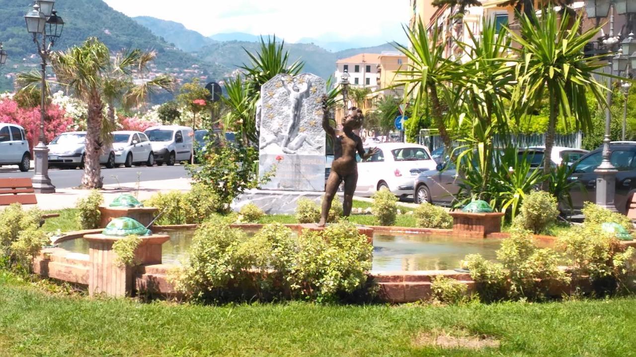 Casa Al Mare Apartment Ventimiglia Exterior foto