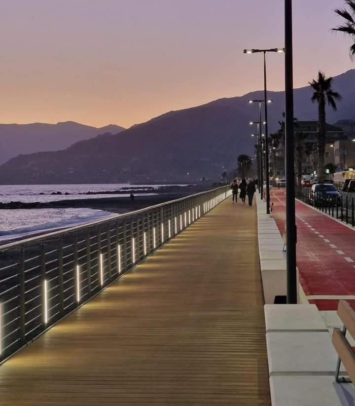 Casa Al Mare Apartment Ventimiglia Exterior foto