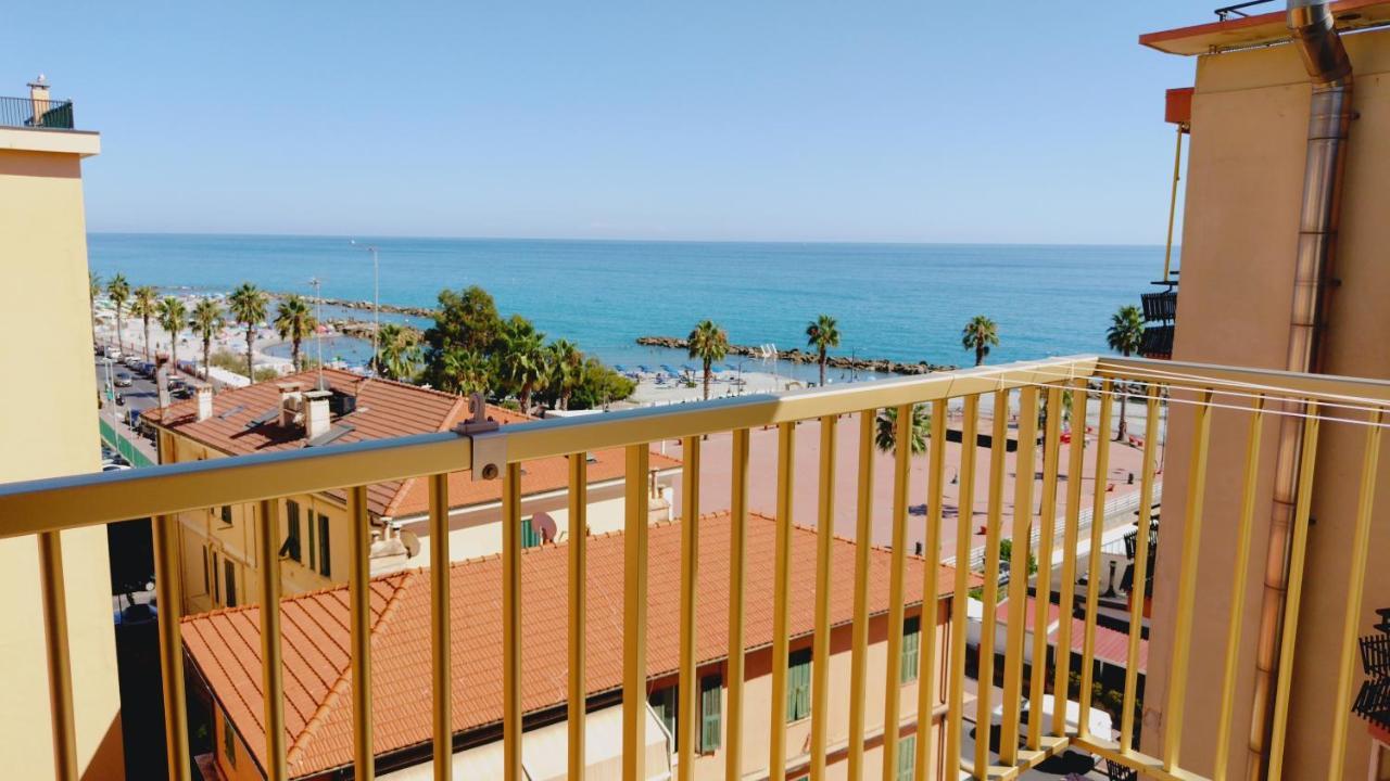 Casa Al Mare Apartment Ventimiglia Exterior foto