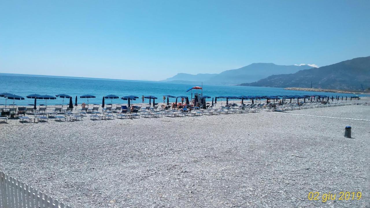 Casa Al Mare Apartment Ventimiglia Exterior foto